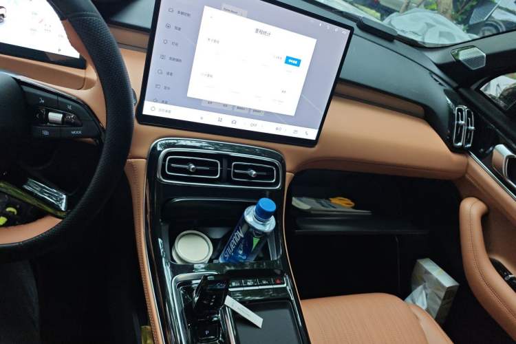 Used Geely Auto FX11 2025 4th Generation 1.5TD DCT Jinxiu Audio And AC Panel