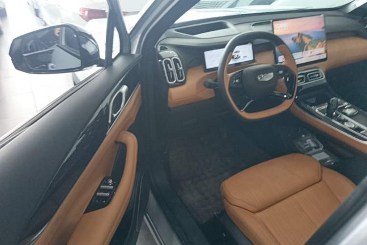 Used Geely Auto FX11 2025 4th Generation 1.5TD DCT Jinxiu Driver Seat