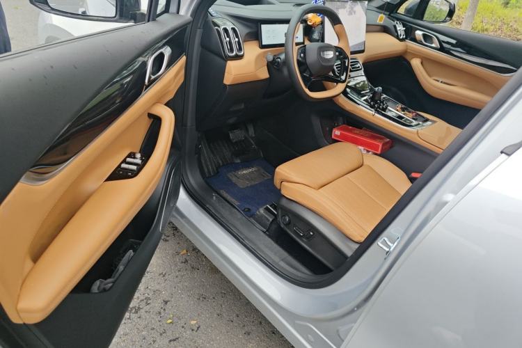 Used Geely Auto FX11 2025 4th Generation 1.5TD DCT Jinxiu Driver Seat