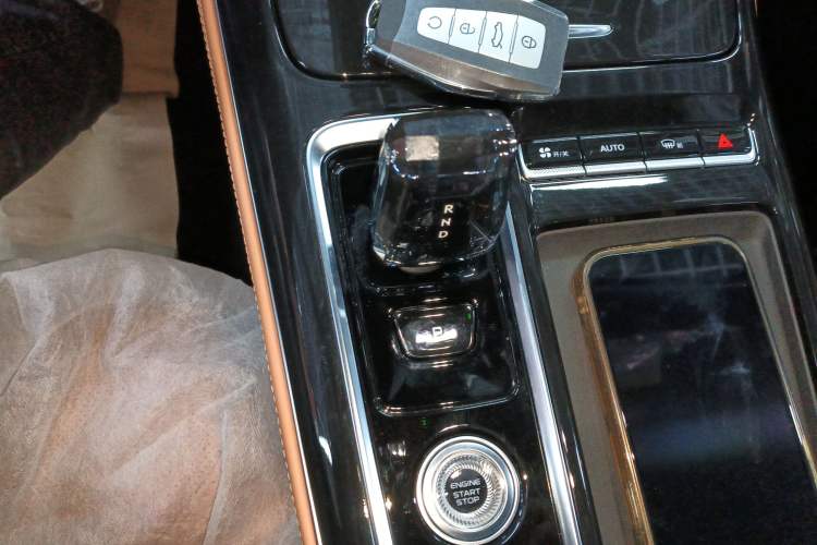 Used Geely Auto FX11 2025 4th Generation 1.5TD DCT - Shanhe Gear Lever
