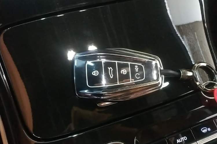 Used Geely Auto FX11 2025 4th Generation 1.5TD DCT Jinxiu Interior 1