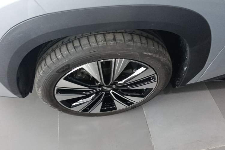 Used Geely Auto FX11 2025 4th Generation 1.5TD DCT Jinxiu Left Front Wheel Hub