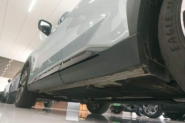 Used Geely Auto FX11 2025 4th Generation 1.5TD DCT Jinxiu Left Side Sill