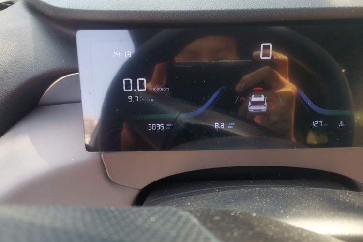 Used Geely Auto FX11 2025 4th Generation 1.5TD DCT – Setting Sail Odometer Close Up