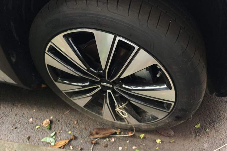Used Geely Auto FX11 2025 4th Generation 1.5TD DCT Jinxiu Right Front Wheel Hub