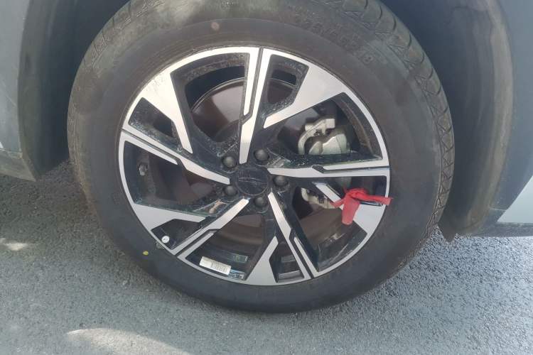 Used Geely Auto FX11 2025 4th Generation 1.5TD DCT – Setting Sail Right Front Wheel Hub