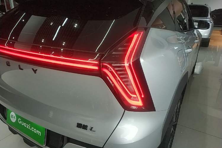 Used Geely Auto FX11 2025 4th Generation 1.5TD DCT Jinxiu Right Rear Taillight