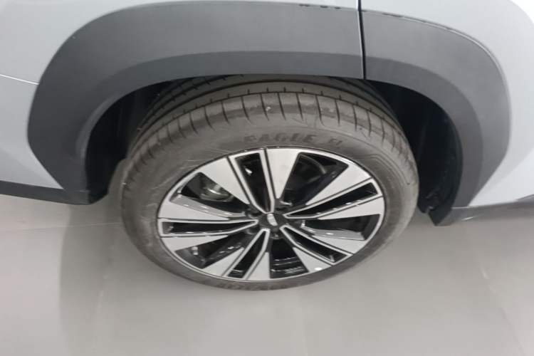 Used Geely Auto FX11 2025 4th Generation 1.5TD DCT Jinxiu Right Rear Wheel Hub