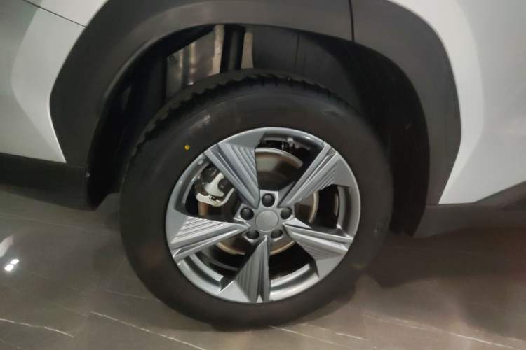Used Geely Auto FX11 2025 4th Generation 1.5TD DCT – Setting Sail Right Rear Wheel Hub