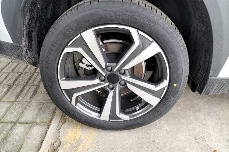 Used Geely Auto FX11 2025 4th Generation 1.5TD DCT - Shanhe Right Rear Wheel Hub
