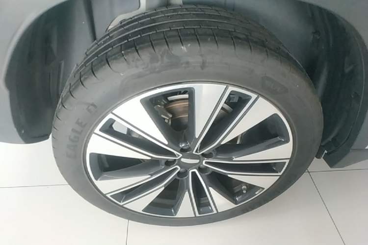 Used Geely Auto FX11 2025 4th Generation 1.5TD DCT Jinxiu Right Rear Wheel Hub