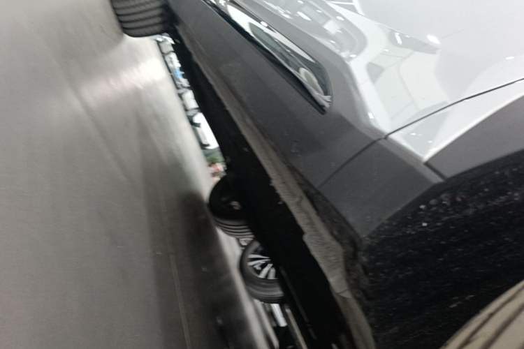 Used Geely Auto FX11 2025 4th Generation 1.5TD DCT Jinxiu Right Side Sill