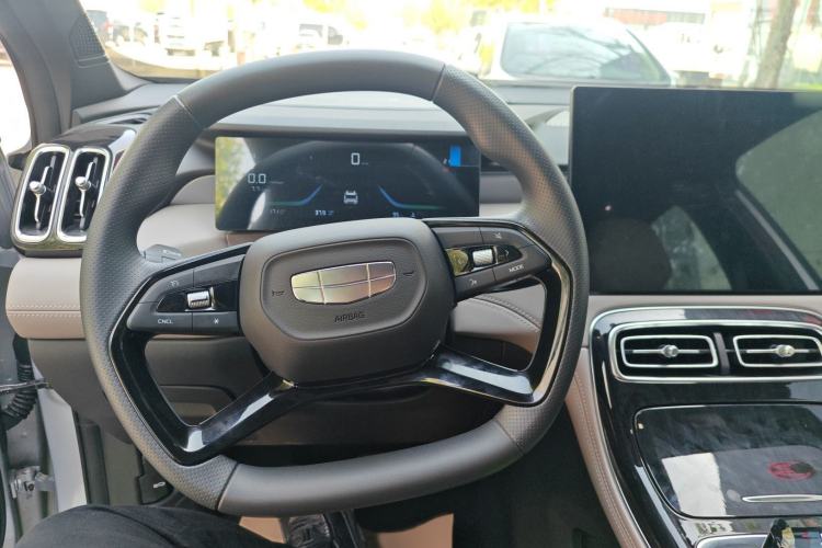Used Geely Auto FX11 2025 4th Generation 1.5TD DCT – The Start Steering Wheel