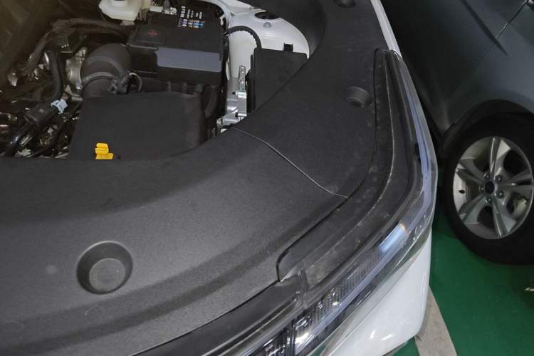 Used Geely Auto FX11 2025 4th Generation 2.0TD DCT—Passion Engine Bay Left
