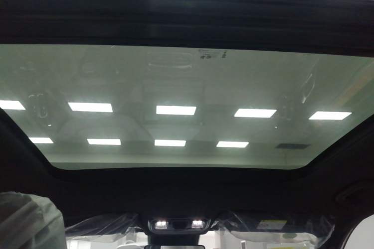 Used Geely Auto FX11 2025 4th Generation 1.5TD DCT – The Start Headliner