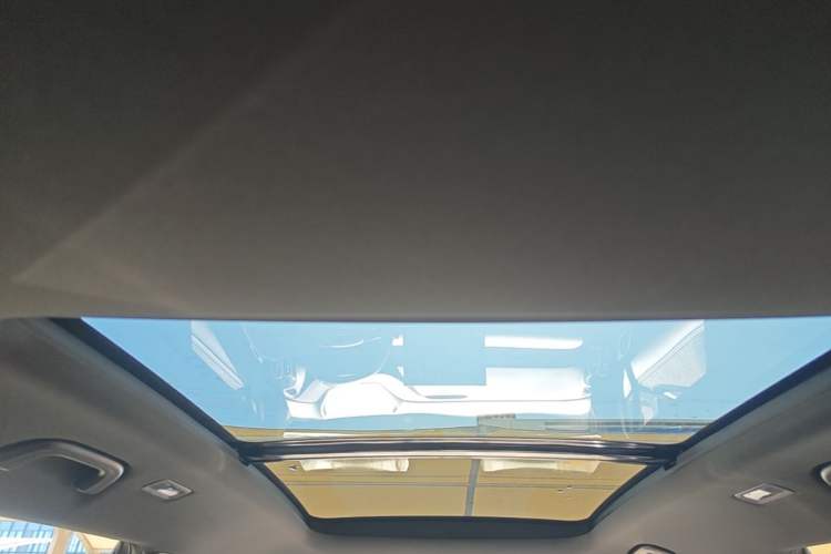 Used Geely Auto FX11 2025 4th Generation 1.5TD DCT – The Start Headliner