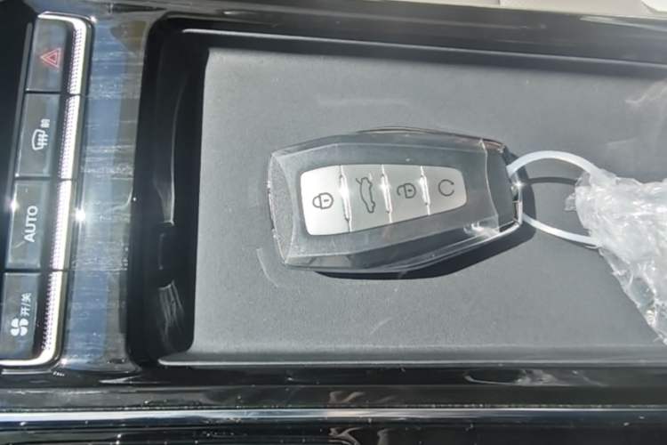 Used Geely Auto FX11 2025 4th Generation 1.5TD DCT – The Start Interior 1