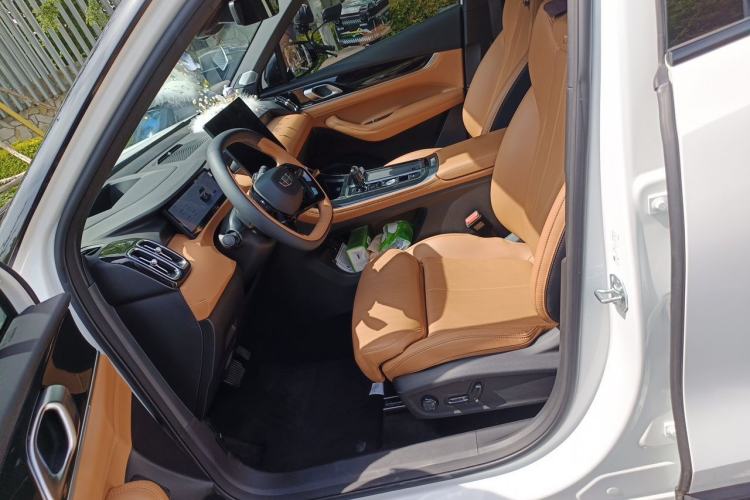 Used Geely Auto FX11 2025 4th Generation 1.5TD DCT Jinxiu Left Front Seat