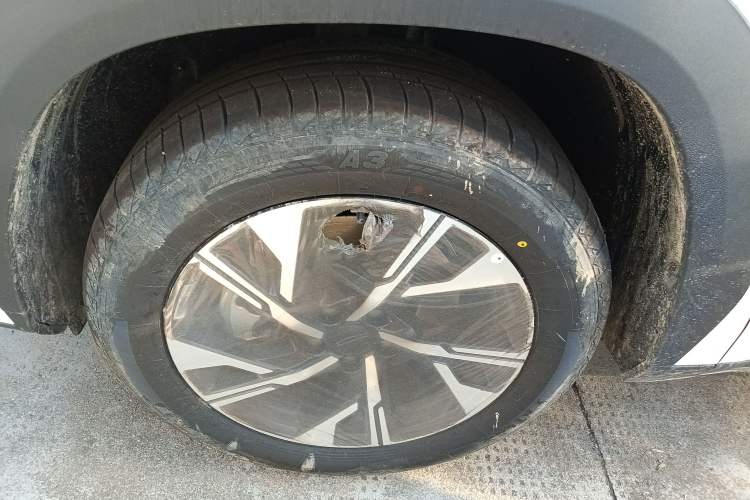 Used Geely Auto FX11 2025 4th Generation 1.5TD DCT – The Start Left Front Wheel Hub