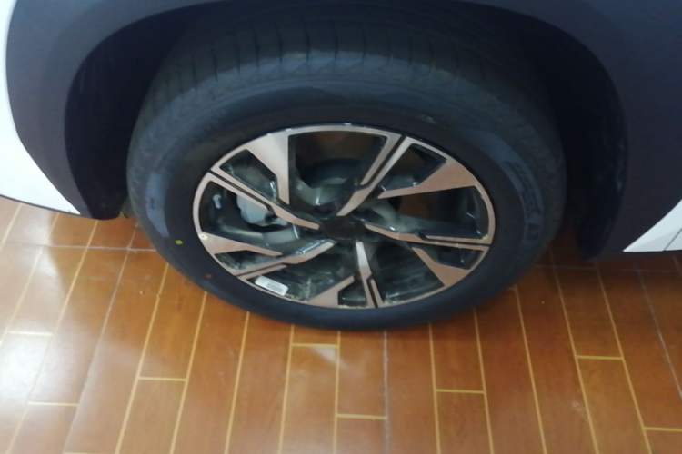 Used Geely Auto FX11 2025 4th Generation 1.5TD DCT – The Start Left Front Wheel Hub