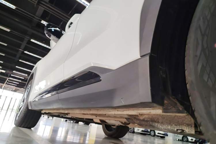 Used Geely Auto FX11 2025 4th Generation 1.5TD DCT - Shanhe Left Side Sill