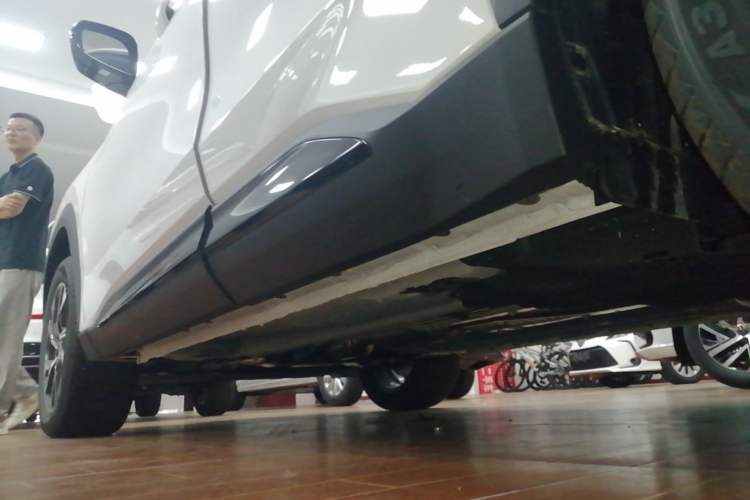 Used Geely Auto FX11 2025 4th Generation 1.5TD DCT – The Start Left Side Sill