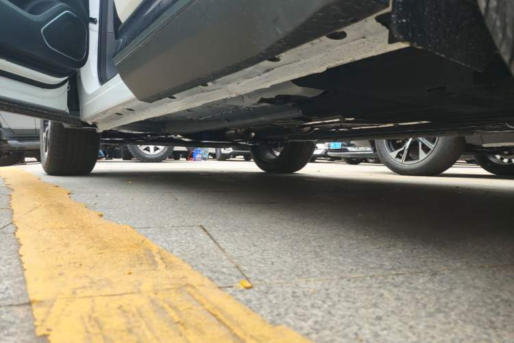 Used Geely Auto FX11 2025 4th Generation 1.5TD DCT – The Start Left Side Sill