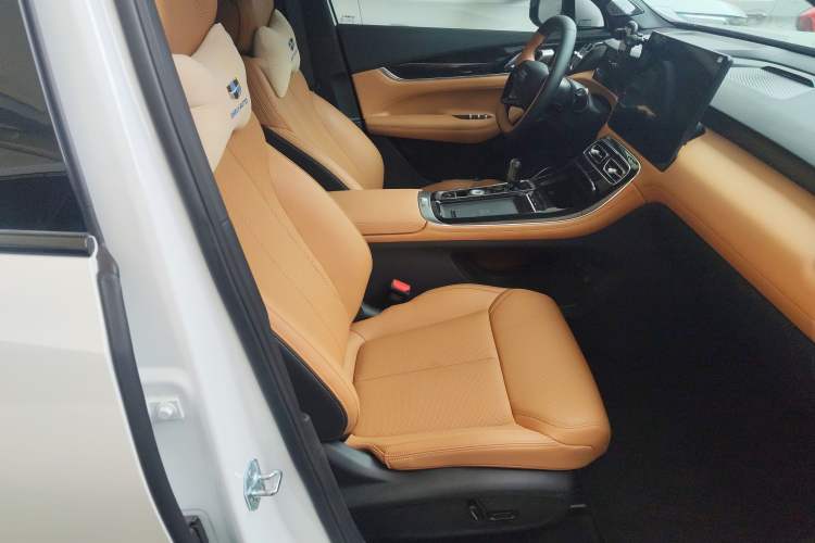 Used Geely Auto FX11 2025 4th Generation 1.5TD DCT - Shanhe Right Front Seat