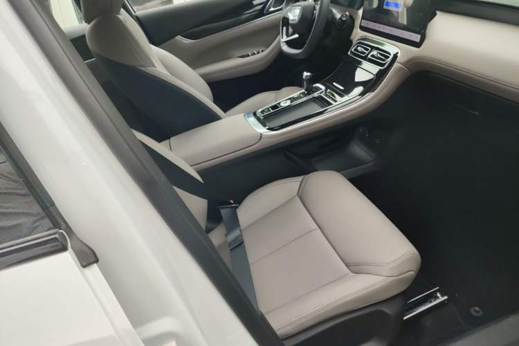 Used Geely Auto FX11 2025 4th Generation 1.5TD DCT – The Start Right Front Seat