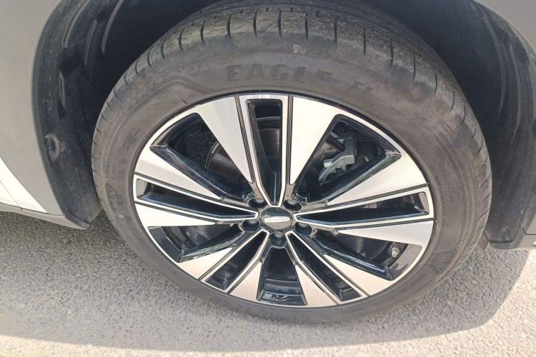 Used Geely Auto FX11 2025 4th Generation 1.5TD DCT Jinxiu Right Front Wheel Hub