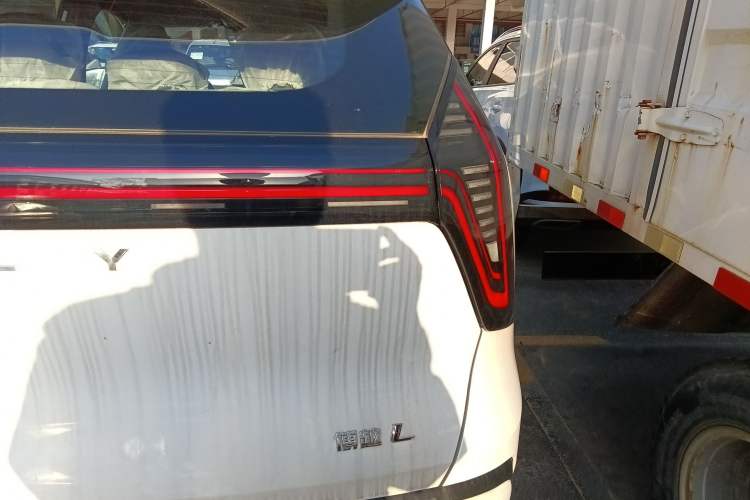 Used Geely Auto FX11 2025 4th Generation 1.5TD DCT – The Start Right Rear Taillight