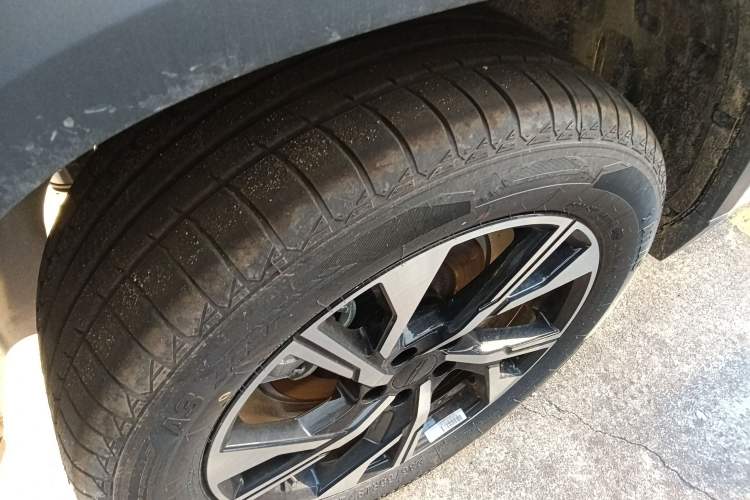 Used Geely Auto FX11 2025 4th Generation 1.5TD DCT – The Start Right Rear Wheel Hub