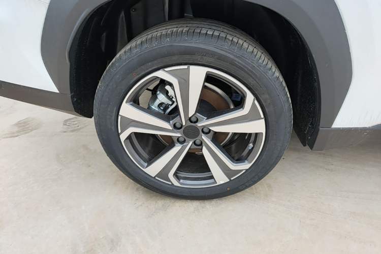 Used Geely Auto FX11 2025 4th Generation 1.5TD DCT - Shanhe Right Rear Wheel Hub