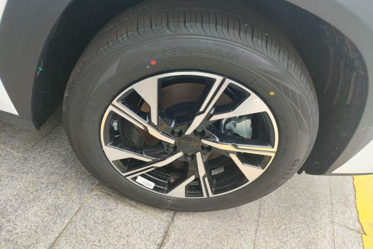 Used Geely Auto FX11 2025 4th Generation 1.5TD DCT – The Start Right Rear Wheel Hub