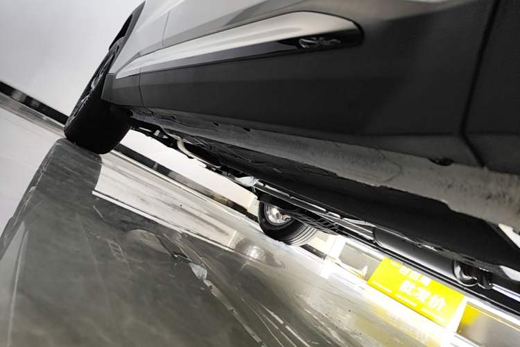 Used Geely Auto FX11 2025 4th Generation 1.5TD DCT – The Start Right Side Sill