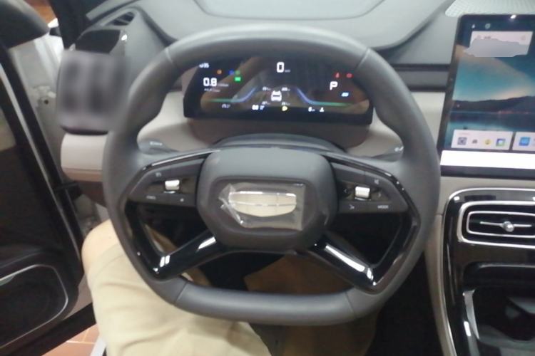 Used Geely Auto FX11 2025 4th Generation 1.5TD DCT – The Start Steering Wheel