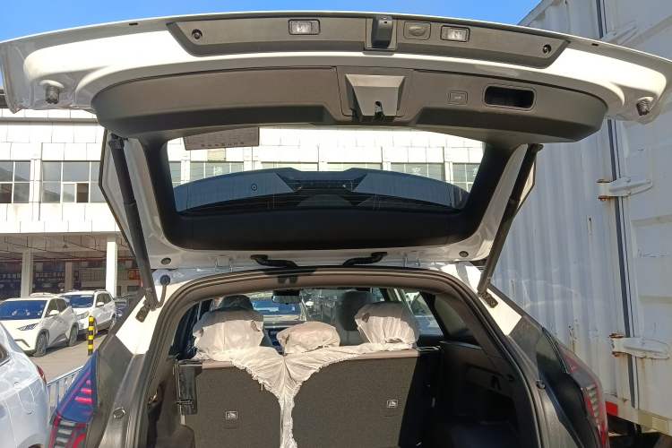 Used Geely Auto FX11 2025 4th Generation 1.5TD DCT – The Start Trunk