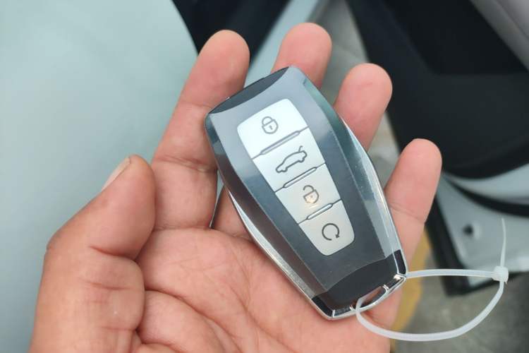 Used Geely Auto FX11 2025 4th Generation 1.5TD DCT – The Start Vehicle Key
