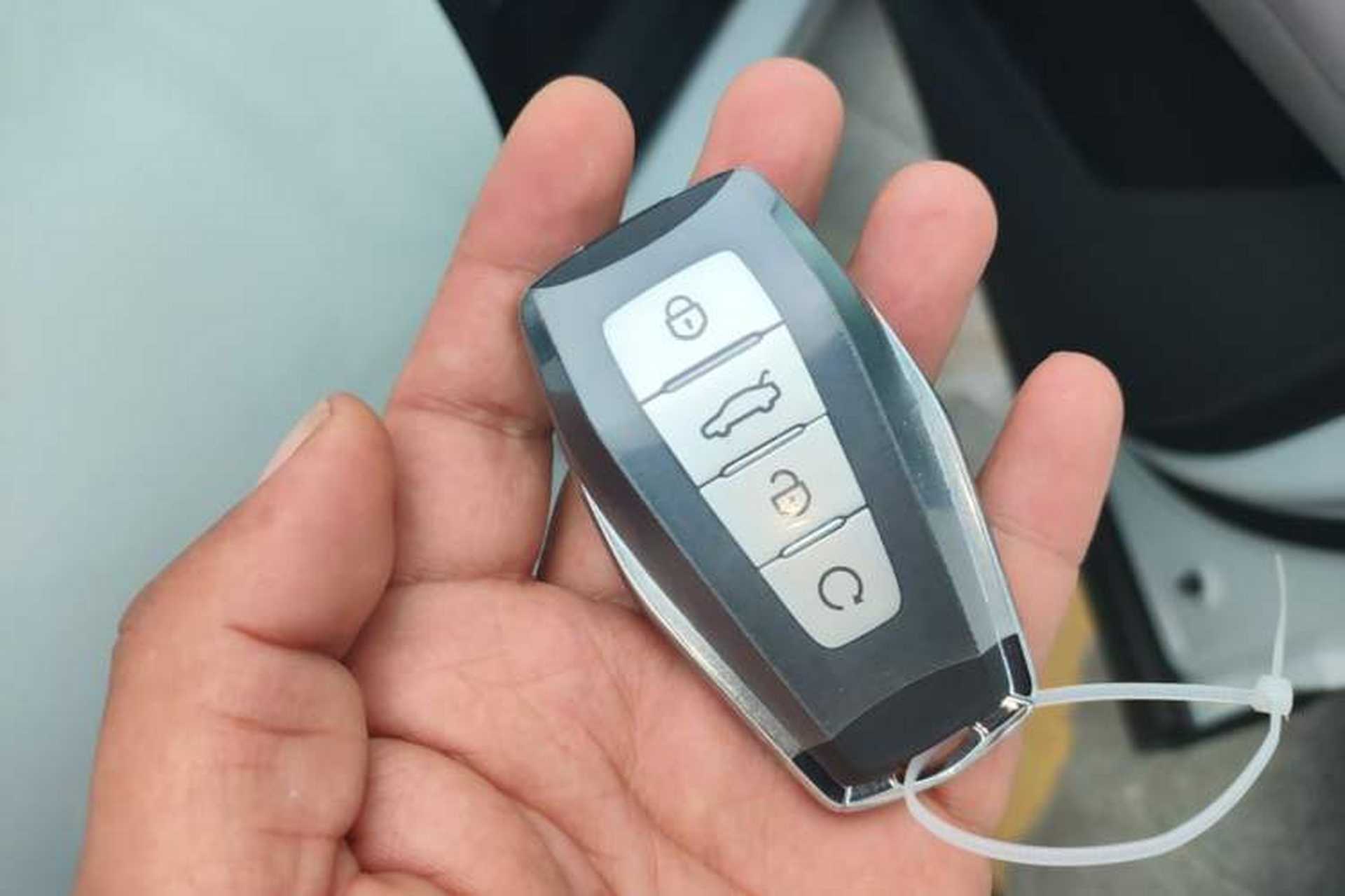 Used Geely Auto FX11 2025 4th Generation 1.5TD DCT – The Start Vehicle Key