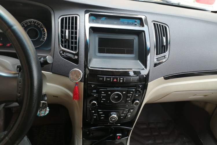 Used Geely Auto GC7 2012 1.5L Manual Luxury Version Audio And AC Panel