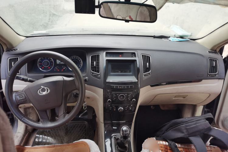 Used Geely Auto GC7 2012 1.8L Manual Elite Model Center Console