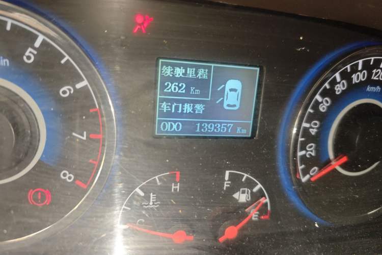 Used Geely Auto GC7 2012 1.5L Manual Standard Edition Odometer Close Up