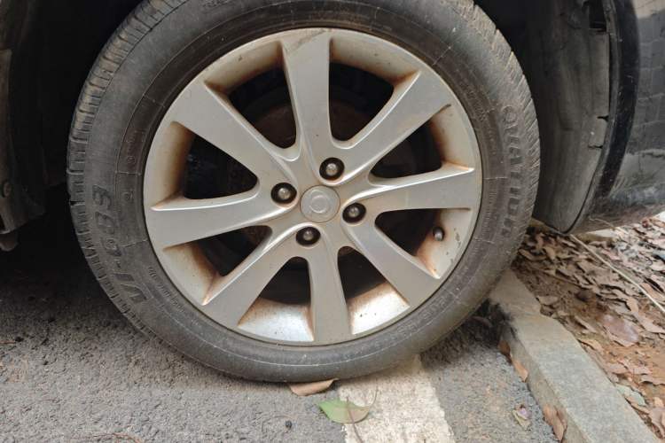 Used Geely Auto GC7 2012 1.5L Manual Standard Edition Right Front Wheel Hub