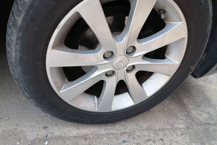 Used Geely Auto GC7 2012 1.5L Manual Luxury Version Right Front Wheel Hub