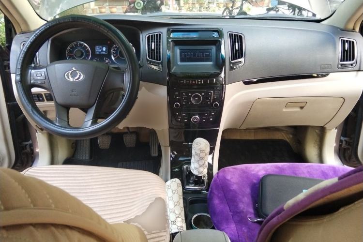 Used Geely Auto GC7 2012 1.5L Manual Elite Edition Center Console