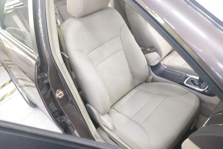 Used Geely Auto GC7 2012 1.8L Automatic Luxury Model Right Front Seat