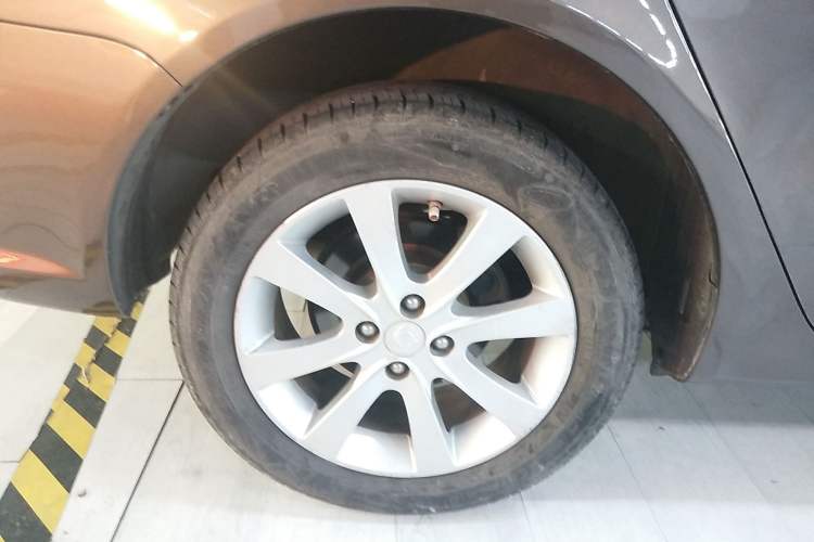 Used Geely Auto GC7 2012 1.8L Automatic Luxury Model Right Rear Wheel Hub