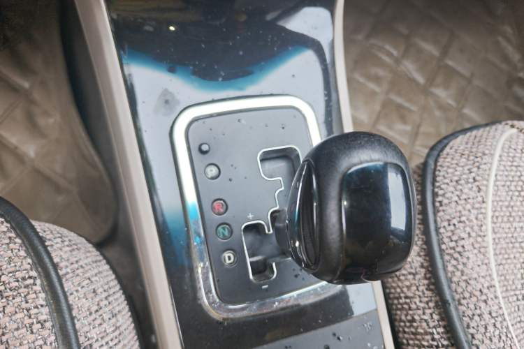 Used Geely Auto GC7 2012 1.8L Automatic Elite Edition Gear Lever