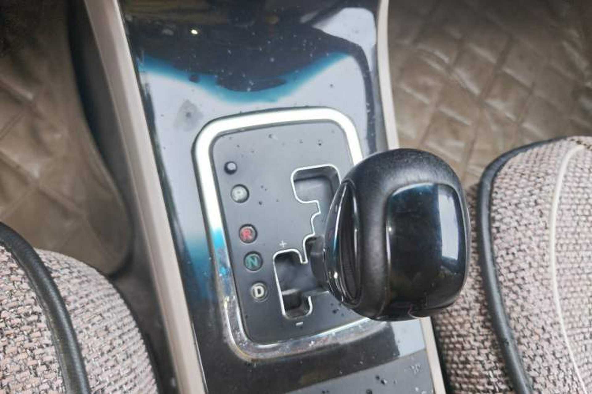 Used Geely Auto GC7 2012 1.8L Automatic Elite Edition Gear Lever