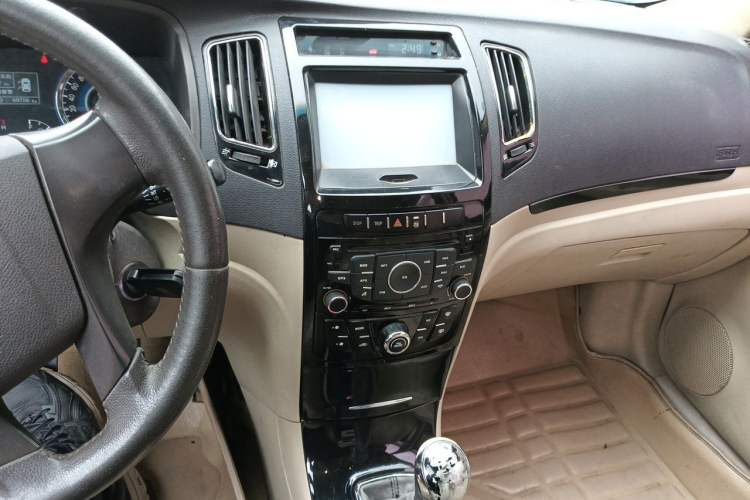 Used Geely Auto GC7 2013 1.5L Manual Luxury Model Audio And AC Panel